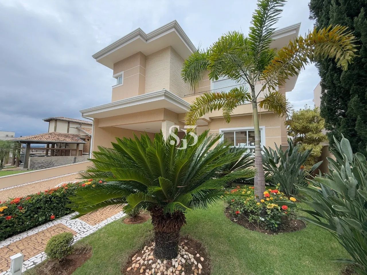 LINDA CASA EM CONDOMÍNIO - VALINHOS,SP