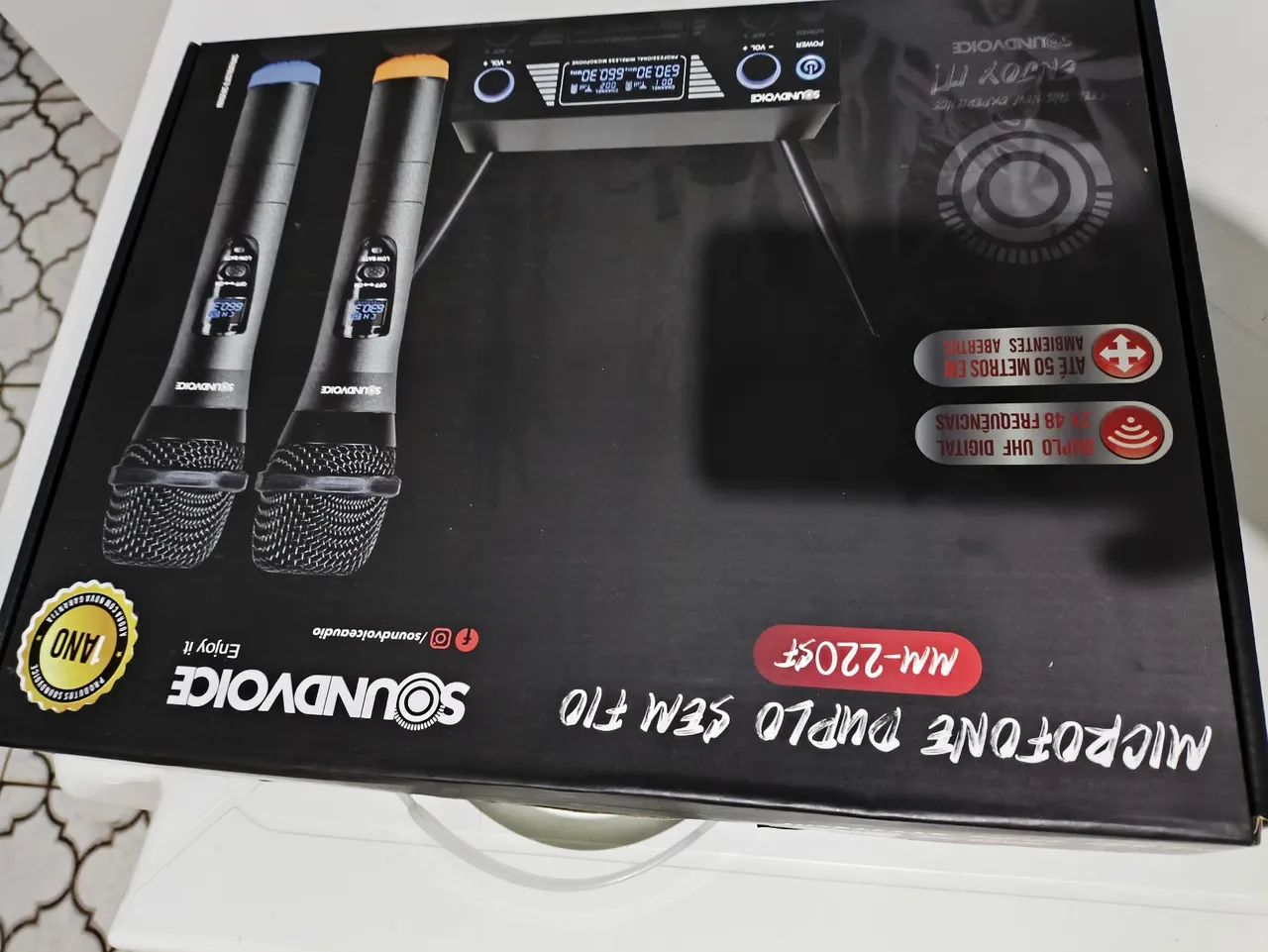 Microfone duplo sem fio e mesa de áudio novos