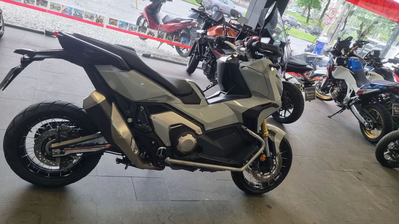 X ADV 750C AUTOMÁTICA 2024 - Foto 2