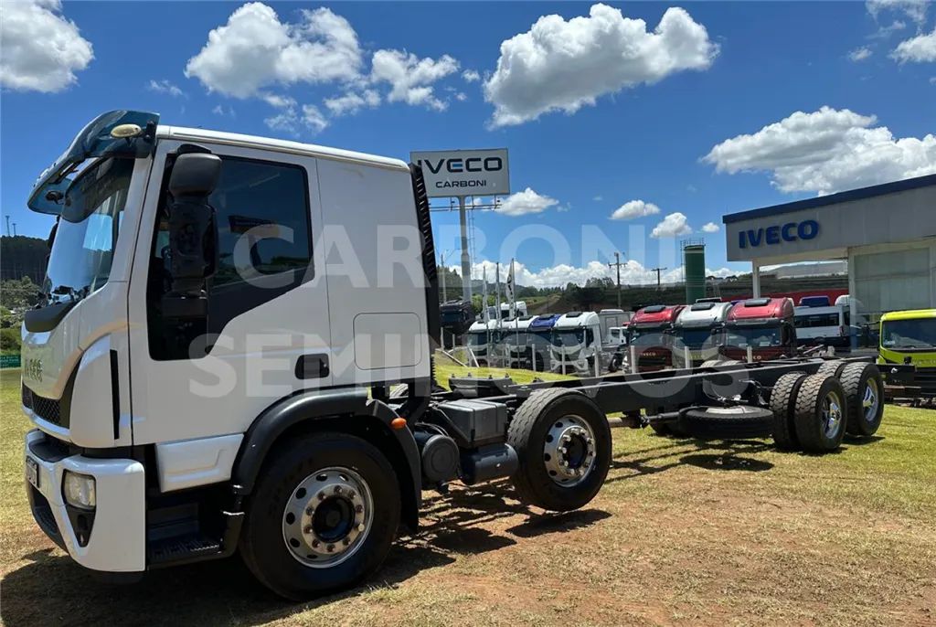IVECO TECTOR 310E30CE 8X2 2020/2021 - Foto 6