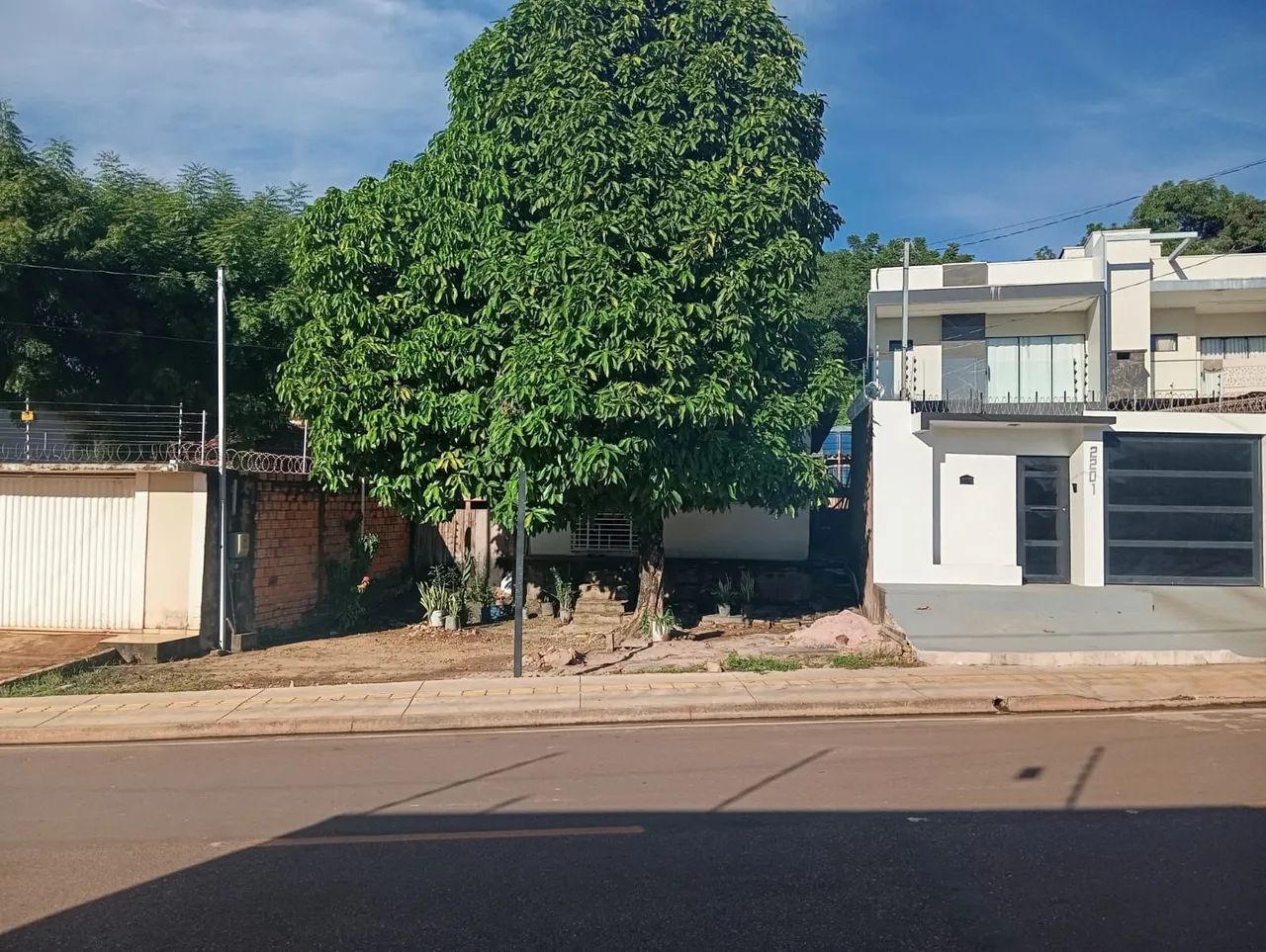 Vendo terreno com duas casas  - Foto 5