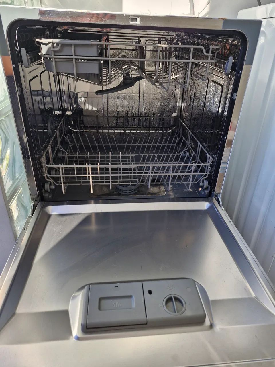 Vende-se lava louças Electrolux 8 serviços - Foto 3