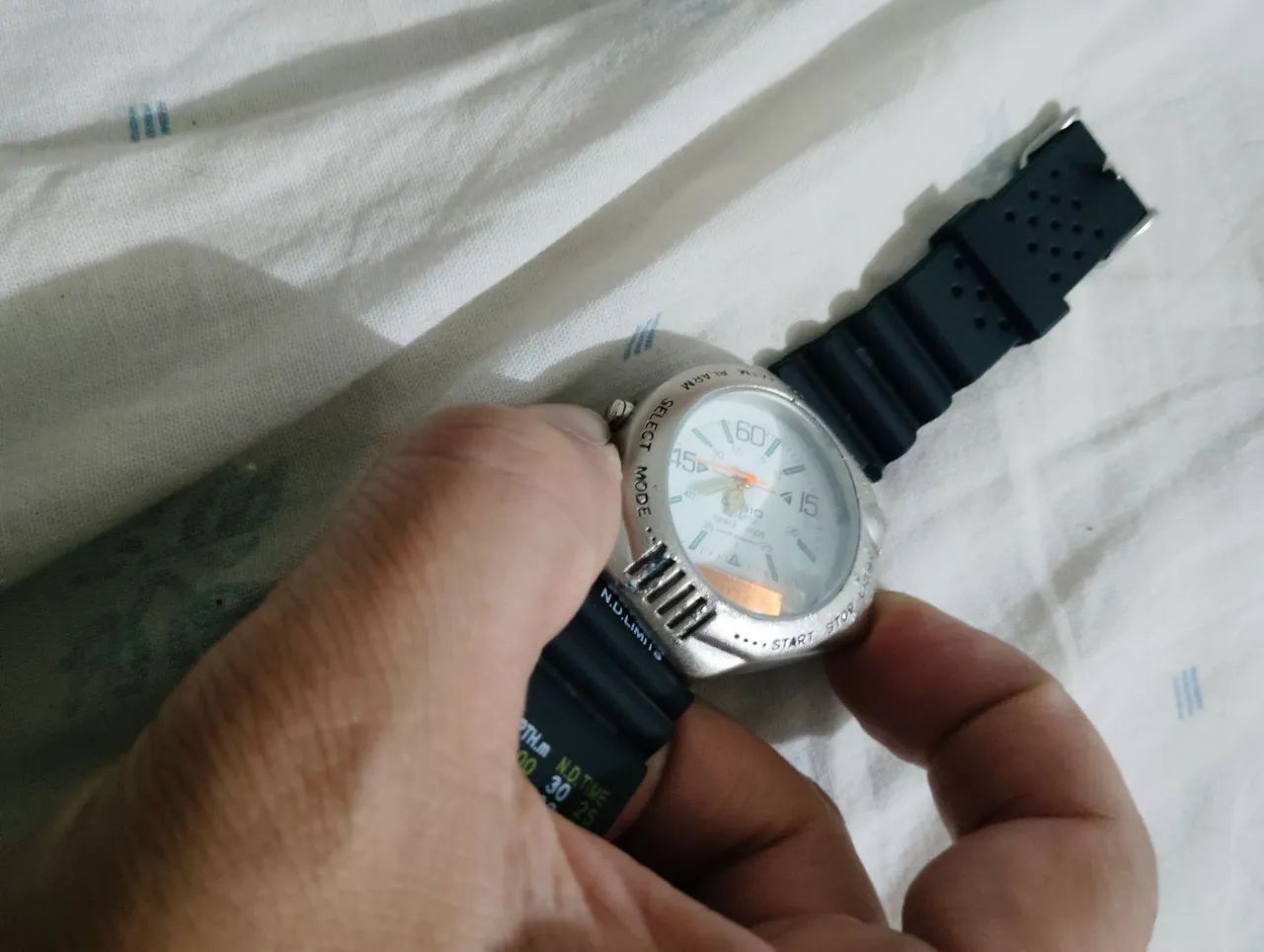 Relógio Casio space 2000 funcionando perfeitamente,ícone dos anos 90  - Foto 2
