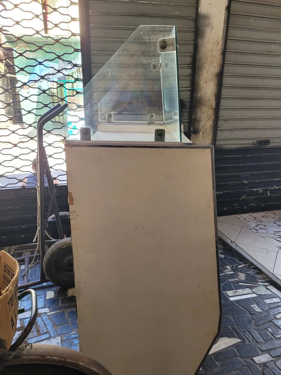 Balcão de padaria precisando de alguns reparos - Foto 3