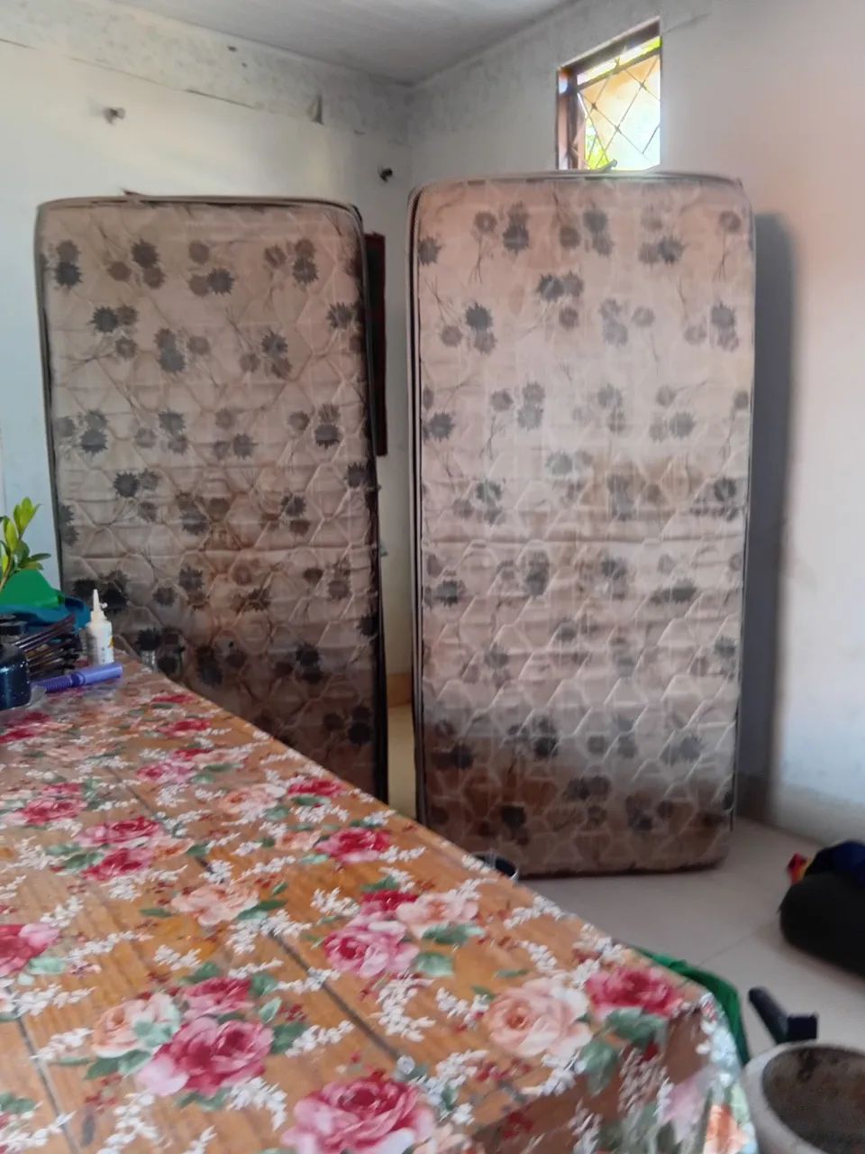 Vendo 2 camas de solteiro box por 250