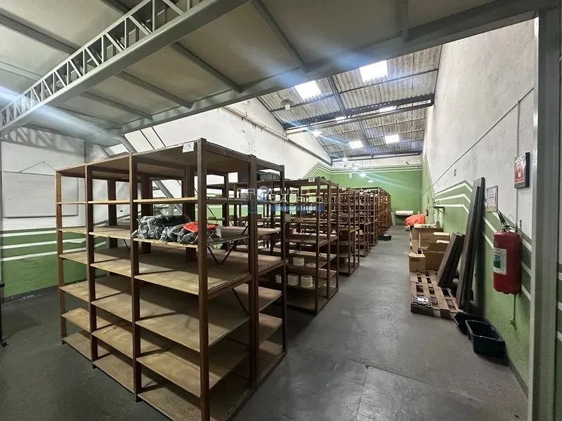 Galpão Comercial / Industrial  260 m²  Excelente Localização Logística