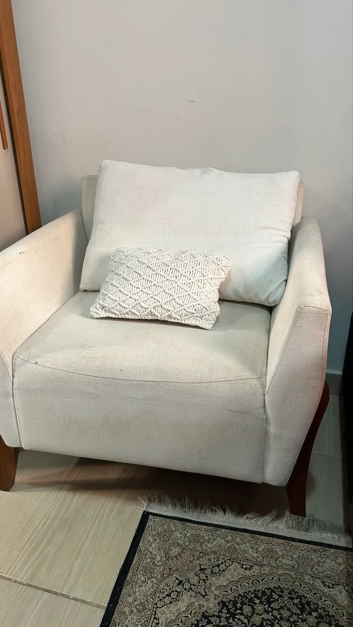     Poltrona Linda e Confortável Ideal para Sala/Quarto442957950270853121