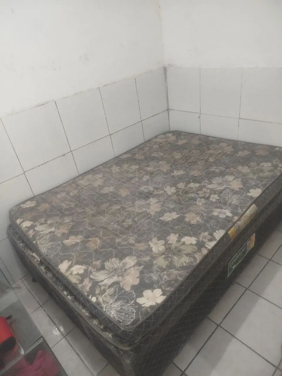 CAMA BOX SEMI NOVA 