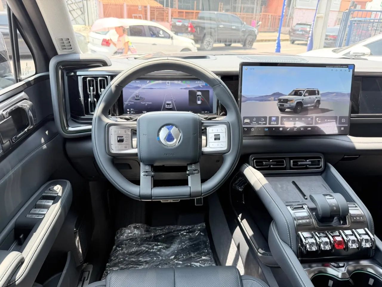 Denza B5 4WD, foto 8 de 11