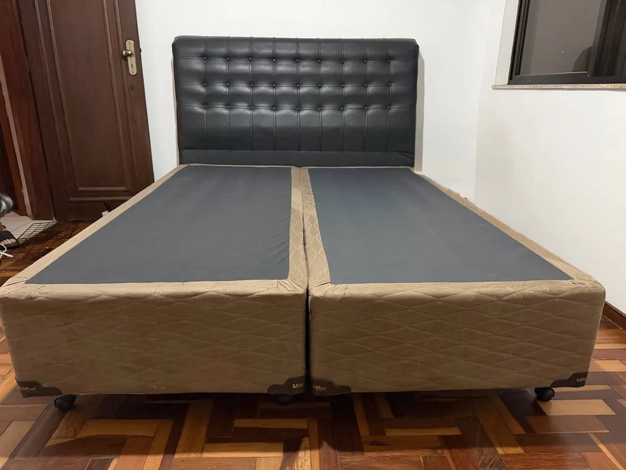Cama queen e cabeceira de corino estofada  - Foto 3