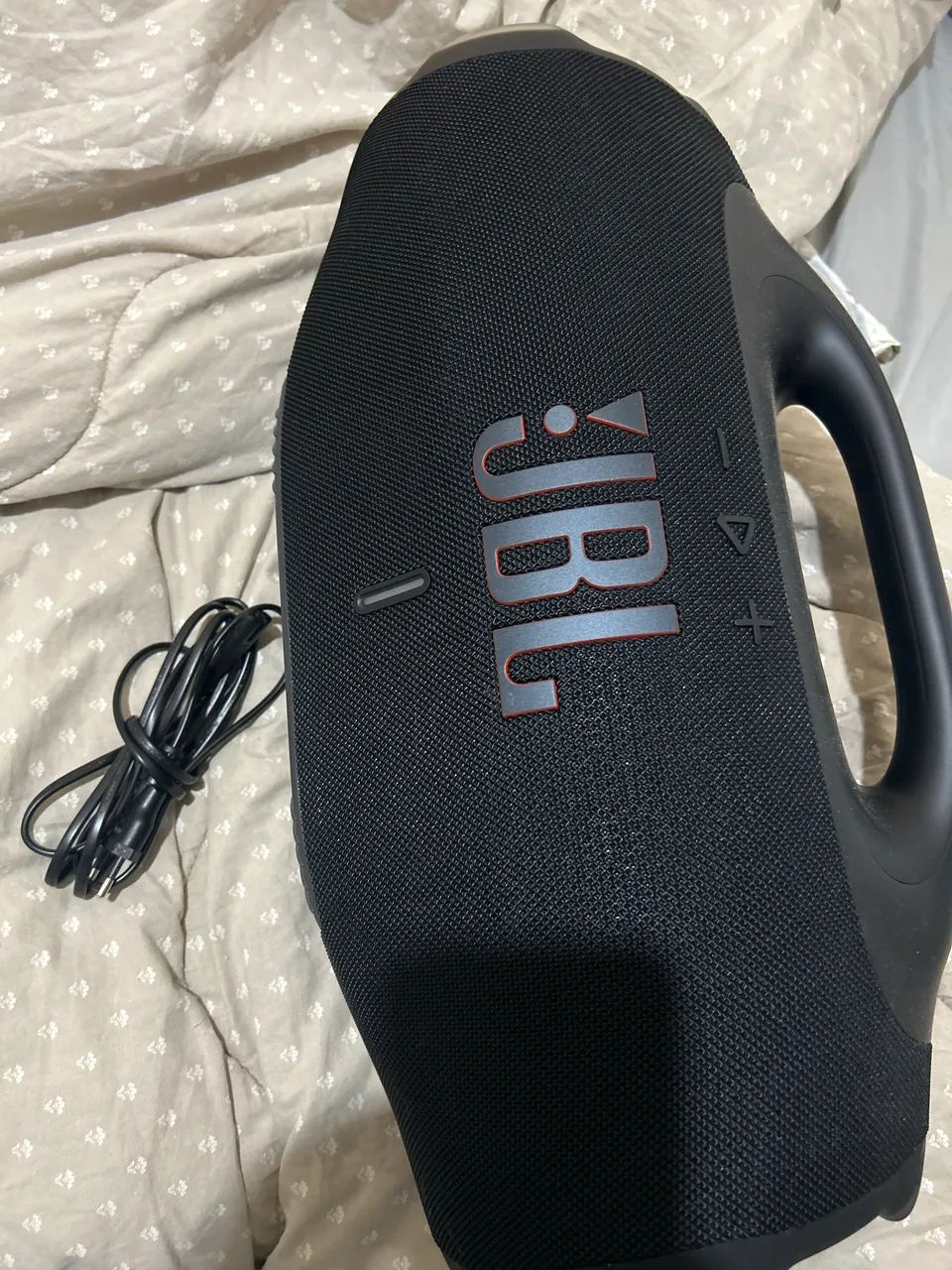 JBL bombox 4