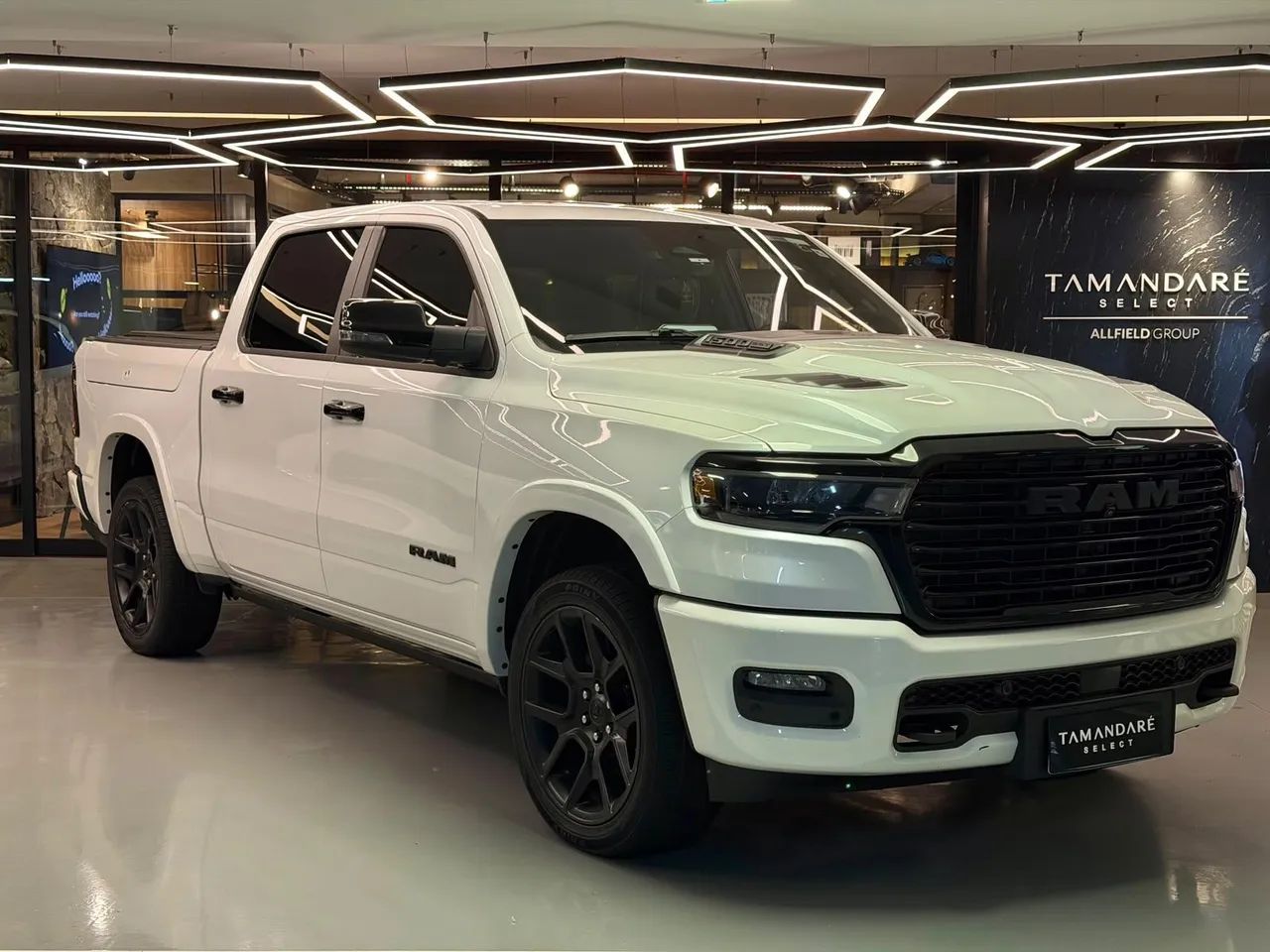 Ram 1500 1500 LARAM. NIGHT ED. BI-TB 3.0 4x4 Aut. 2025