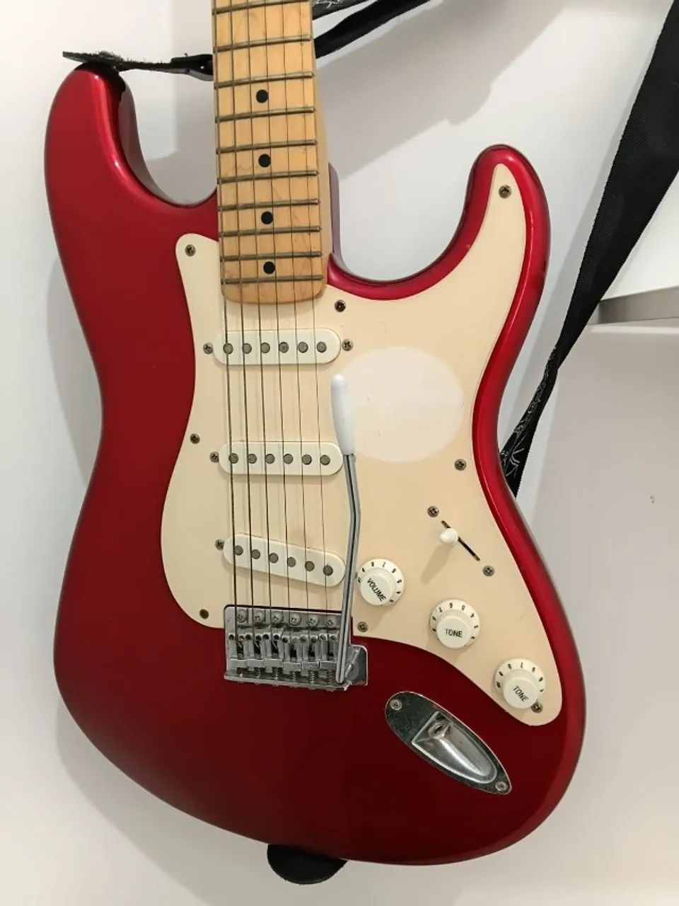 Guitarra Squier Affinity Stratocaster Candy Apple Red - Foto 2