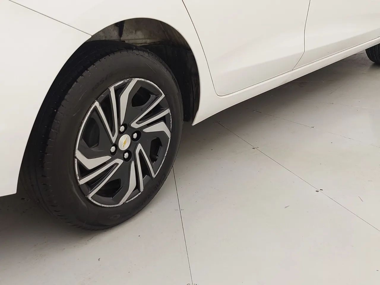 Chevrolet Onix Activ 1.4 8V Flex Aut. 4P, foto 14 de 18