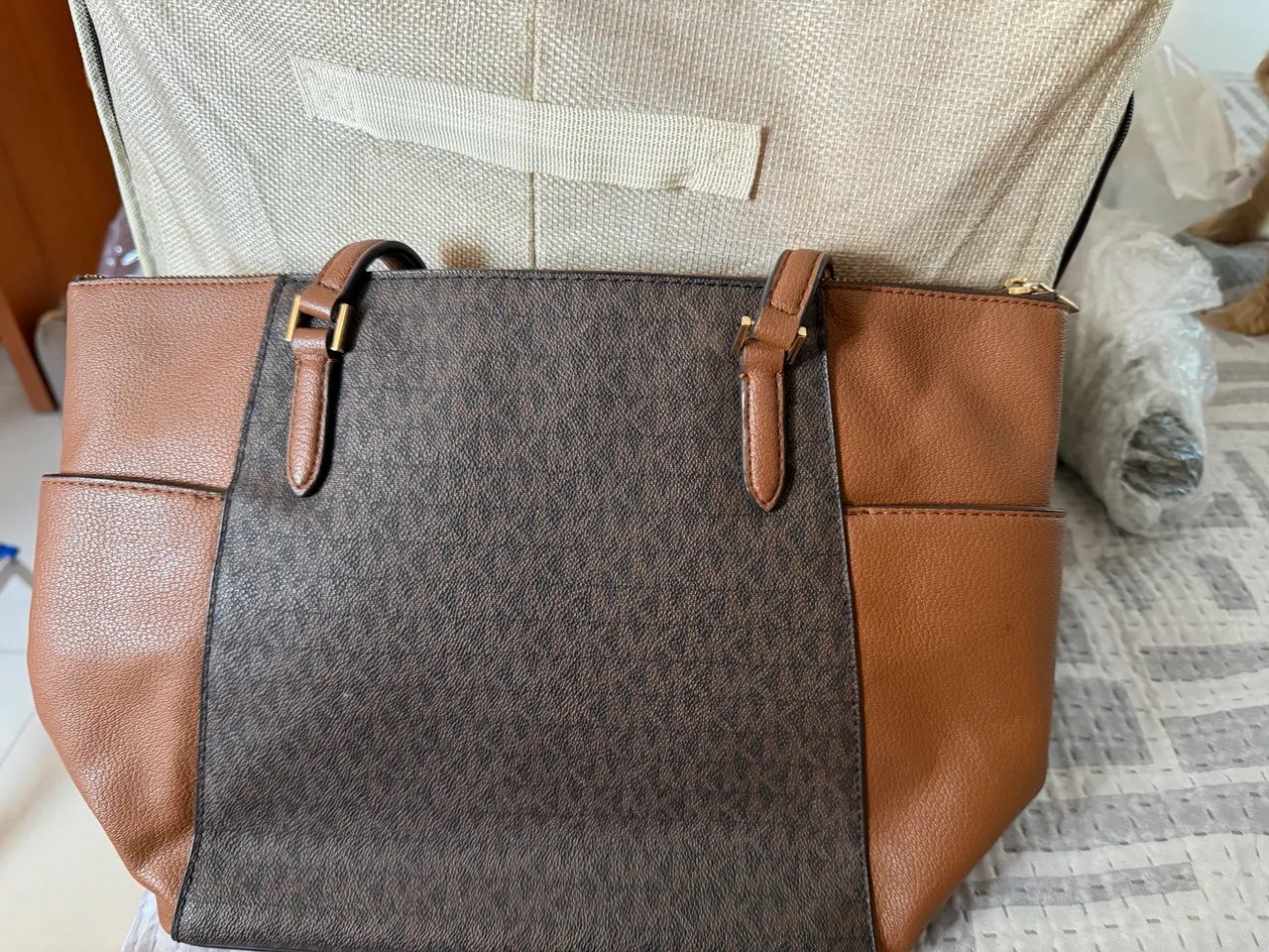Vendo uma bolsa original da Michael Kors .  - Foto 3