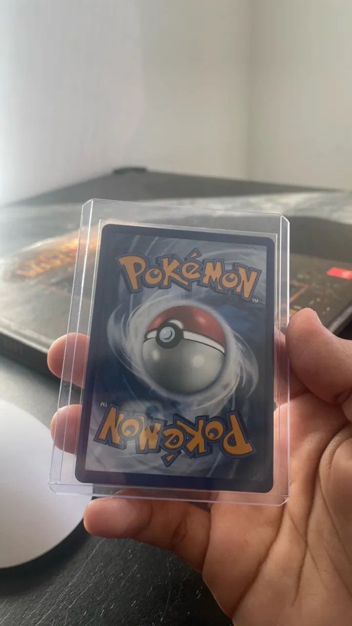 Carta Charizard edição 30 anos - Foto 2