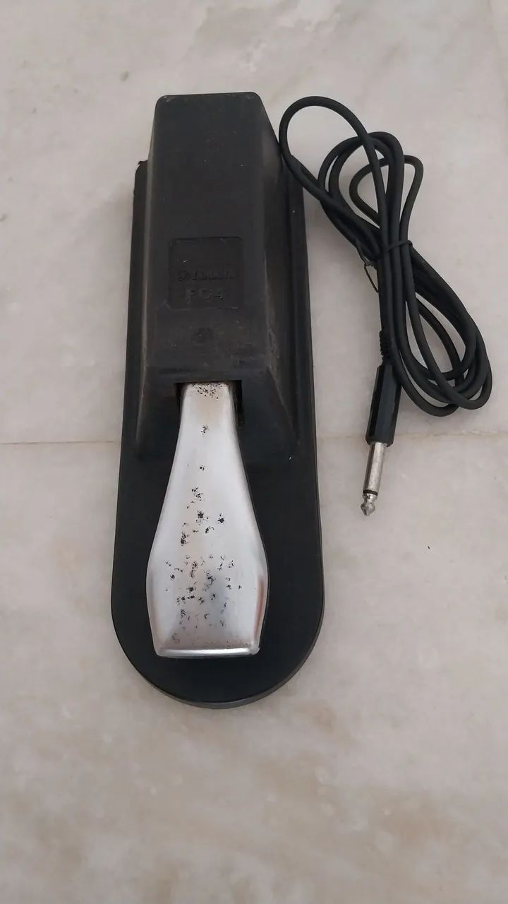 VENDO DOIS PEDAIS  SUSTAIN YAMAHA - Foto 4