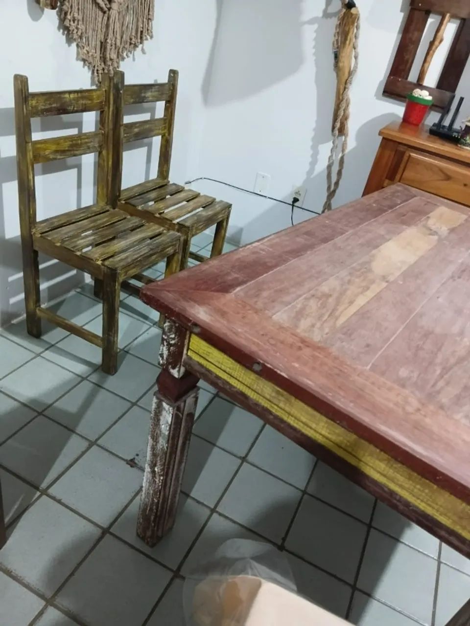 mesa com 4 cadeiras em madeira pura - Foto 3