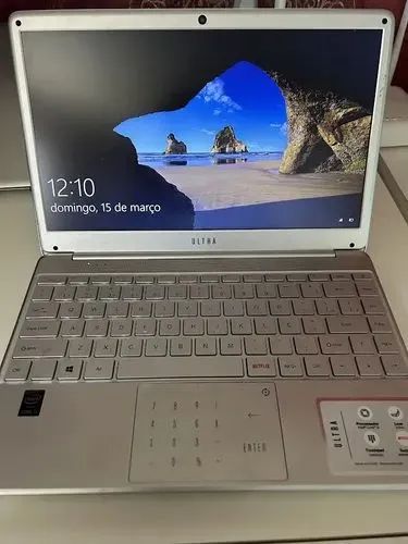 Notebook Ultra i3 conservado 