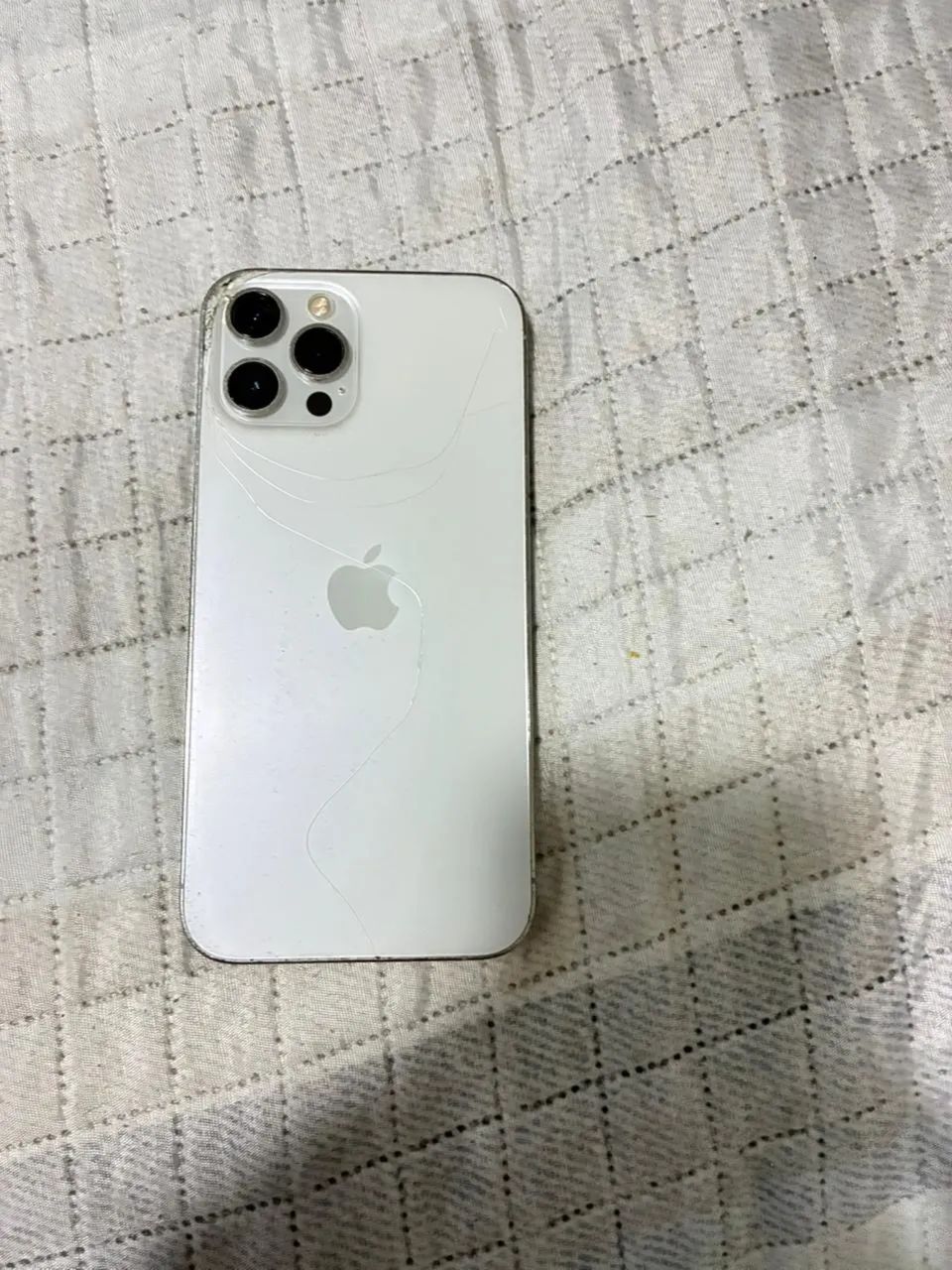 iPhone 12 ProMax 128gb - Tela Traseira quebrada