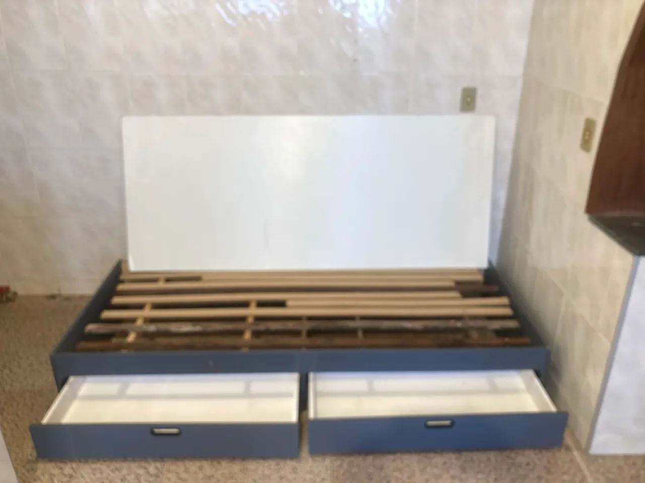 cama de solteiro com duas gavetas  - Foto 4