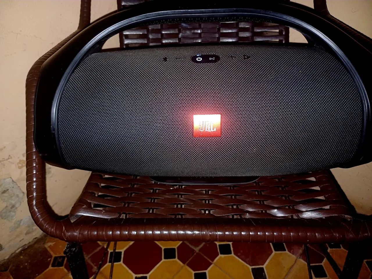 Jbl boombox 