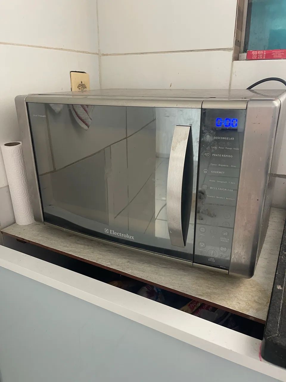 Microondas grill Electrolux 31 litros - Foto 4