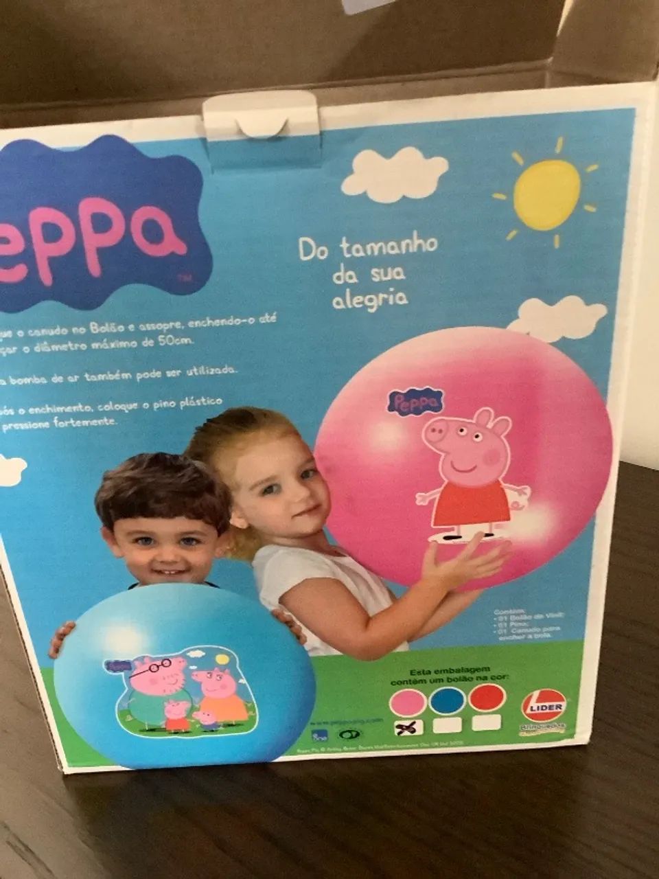 Vendo uma bola de vinil da Peppa