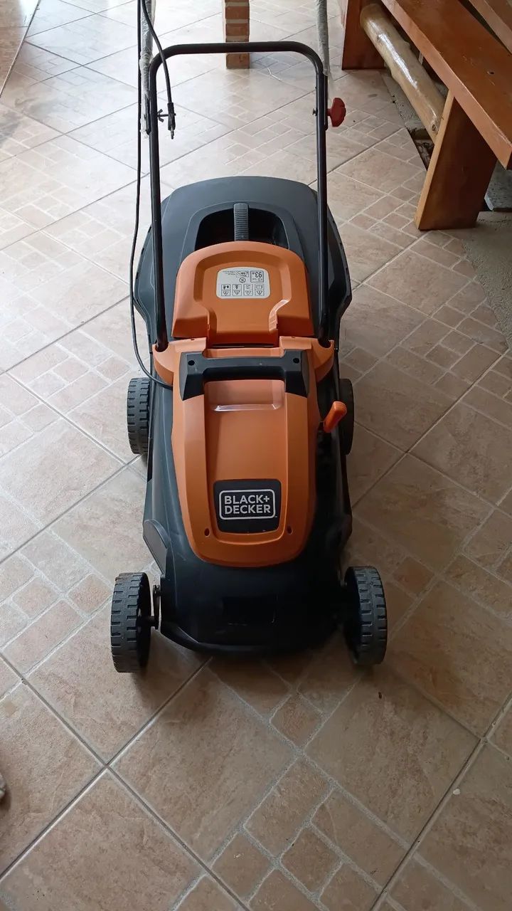 Carinho de cortar grama 
