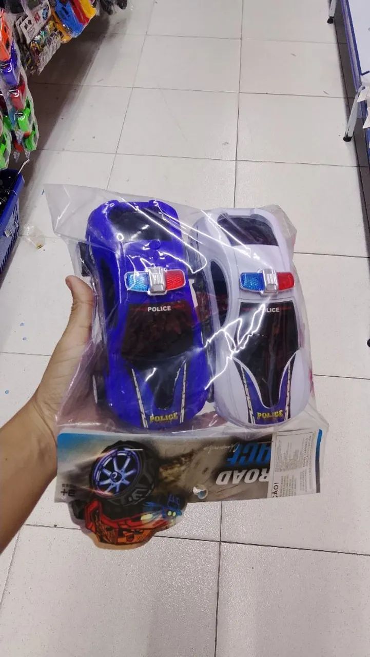 Copos infantis e variação de brinquedos. - Foto 3