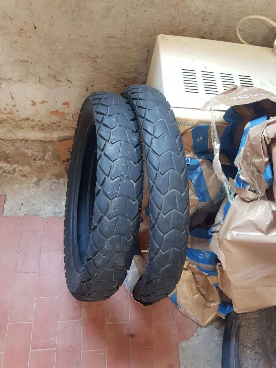 Pneu de bross Honda usado - Foto 2