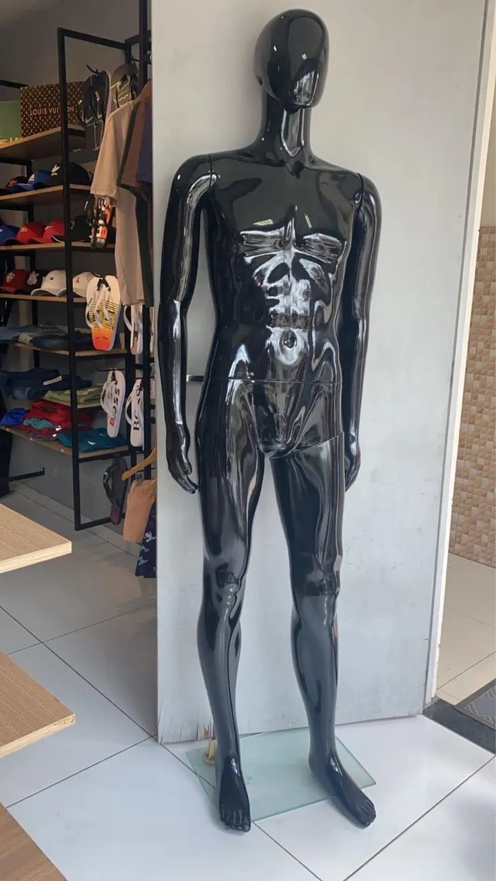 MANEQUIM MASCULINO DE FIBRA - Foto 2