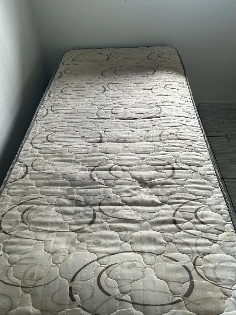     Cama de Solteiro bem Conservada - Vendo - Foto 3