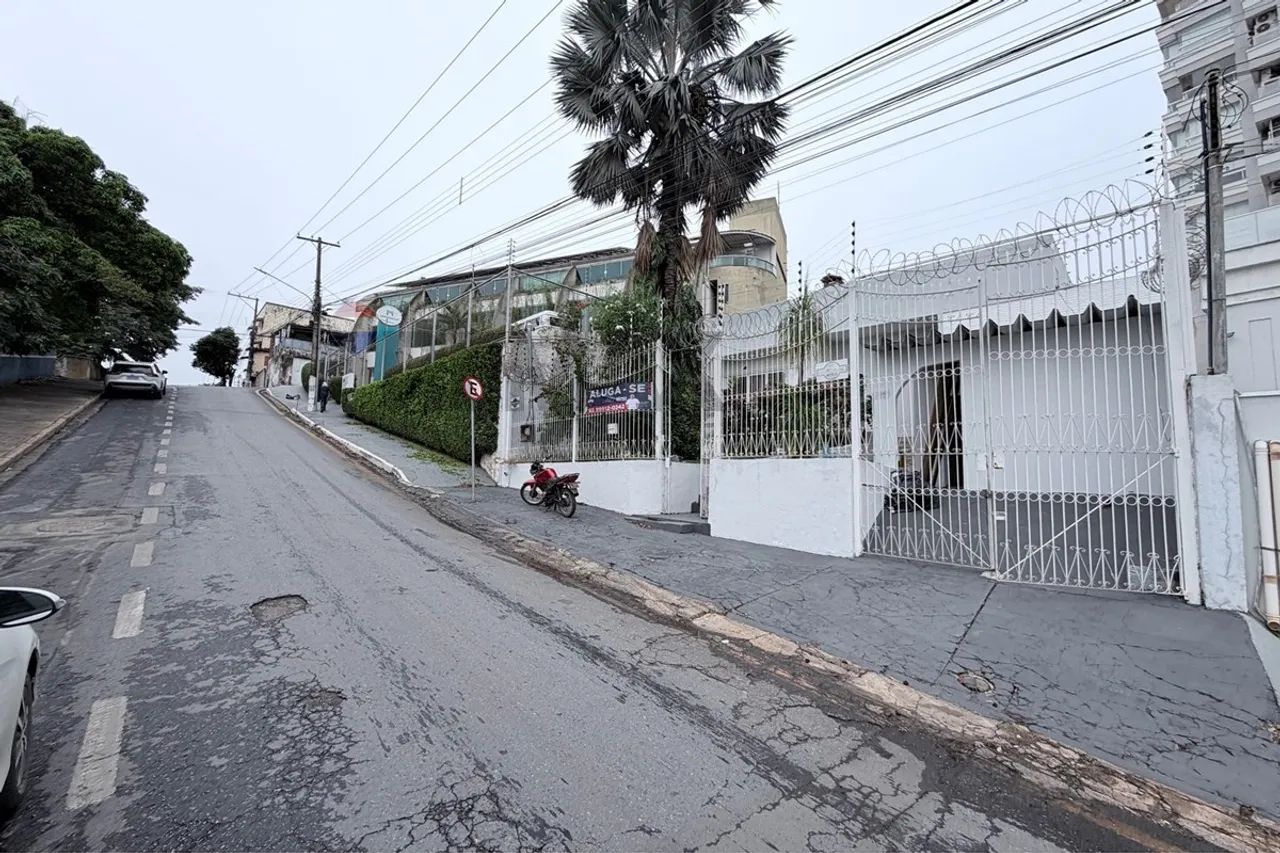 Aluguel: Amplo Imóvel Comercial no Bairro Quilombo | Ideal para Clínicas e Escritórios de 