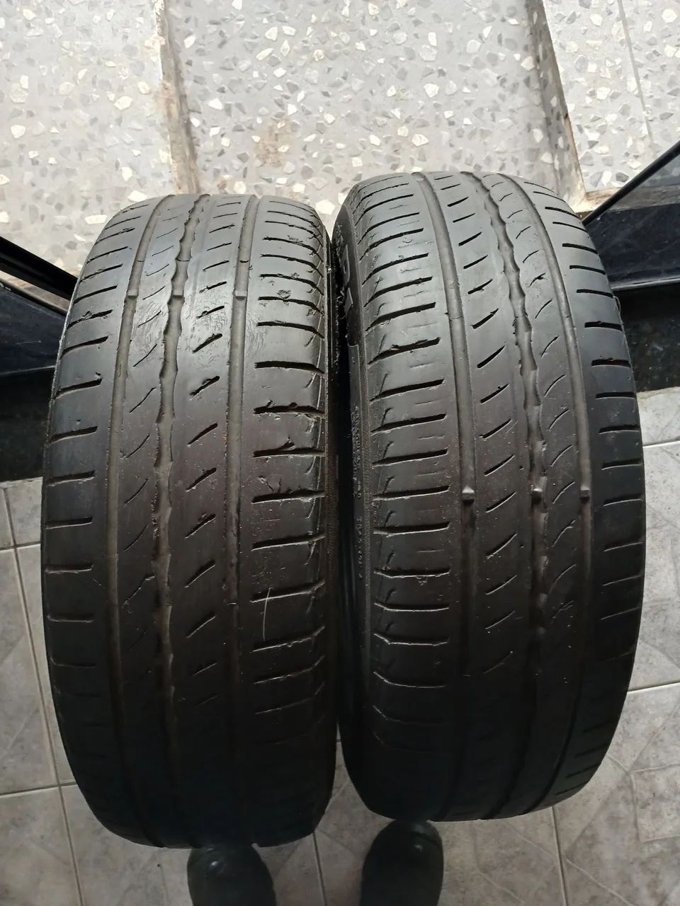 2 pneus Pirelli  usado 185/60R15 - Foto 5