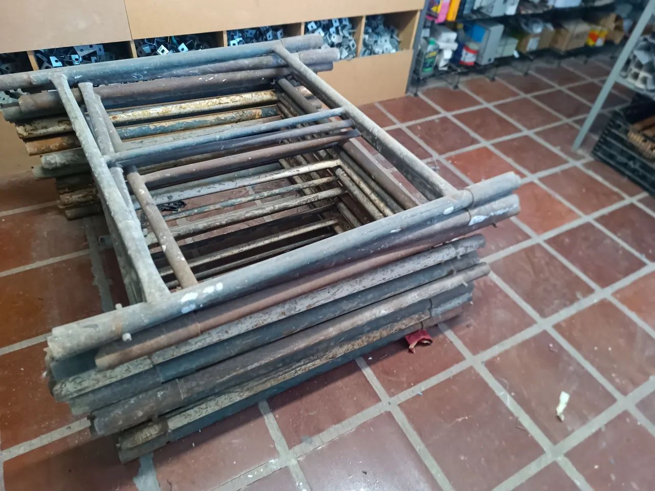 Kit de andaimes de 1mts com jogo de rodas. - Foto 4