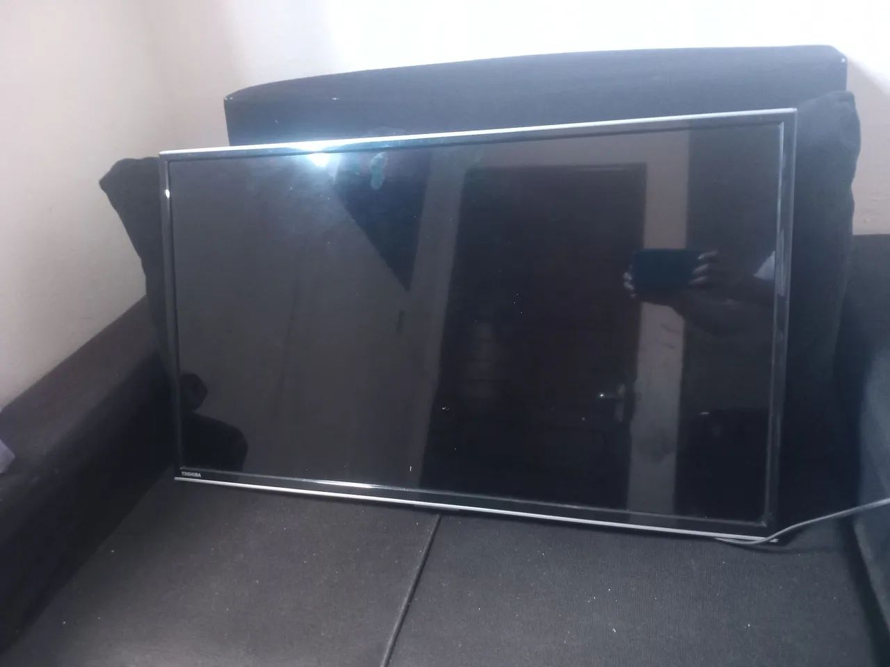Vendo tv para retirar peças 