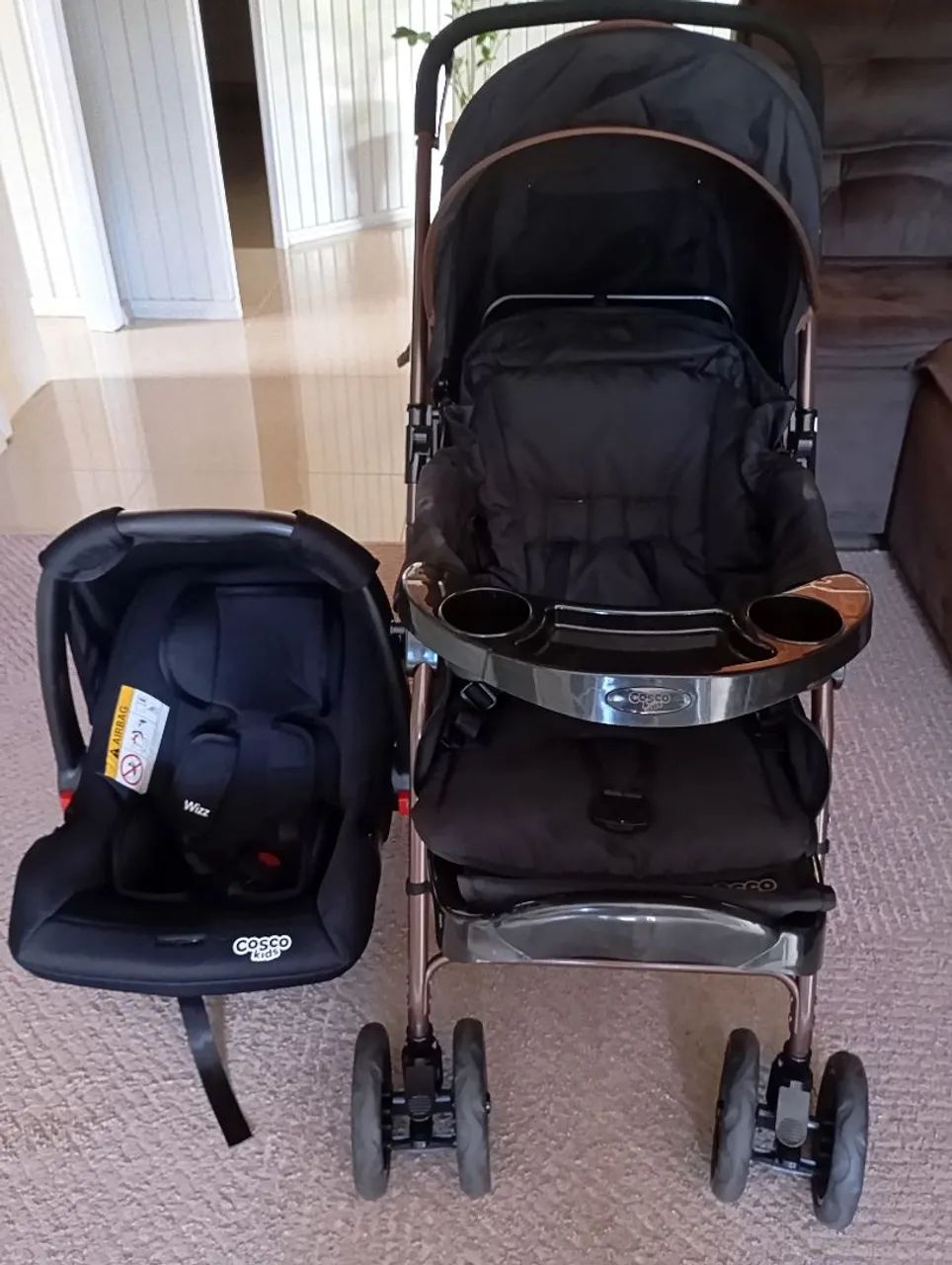 Carrinho de bebê+bebê conforto 