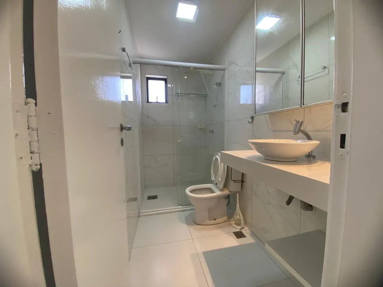 Com vista para o mar, muito ventilado 1 suíte e 1 quarto mobiliado - Foto 4
