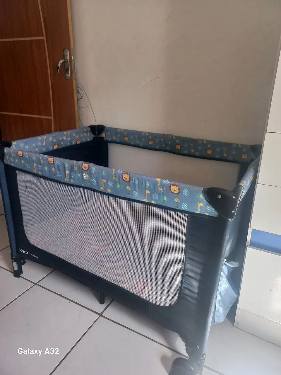 BERÇO CERCADO COM COLCHÃO  - Foto 3