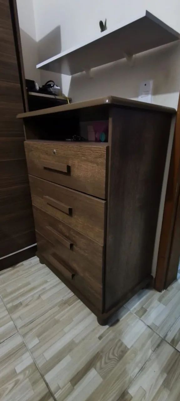 Cômoda 4 gavetas
