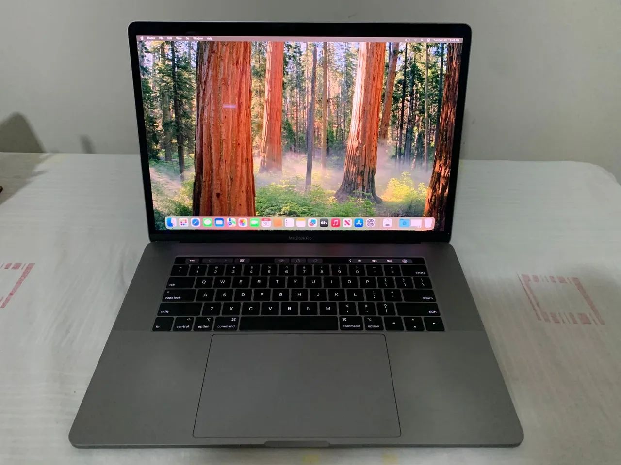 Macbook Pro 2018 / i7 / 16GB RAM / 256GB / 15 Pol - Notebooks