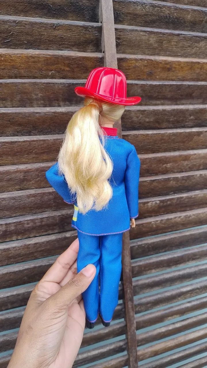 Barbie bombeira  - Foto 5