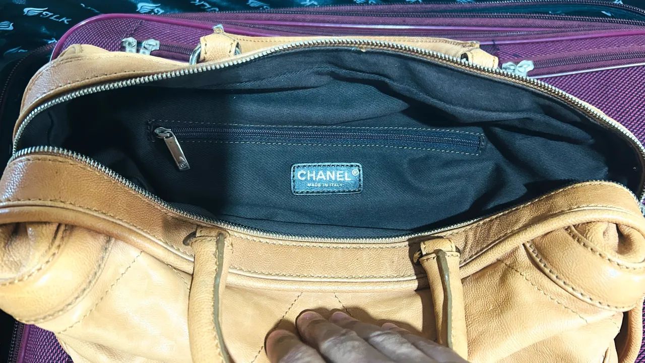 CHANEL -Bolsa em couro caramelo - Foto 4