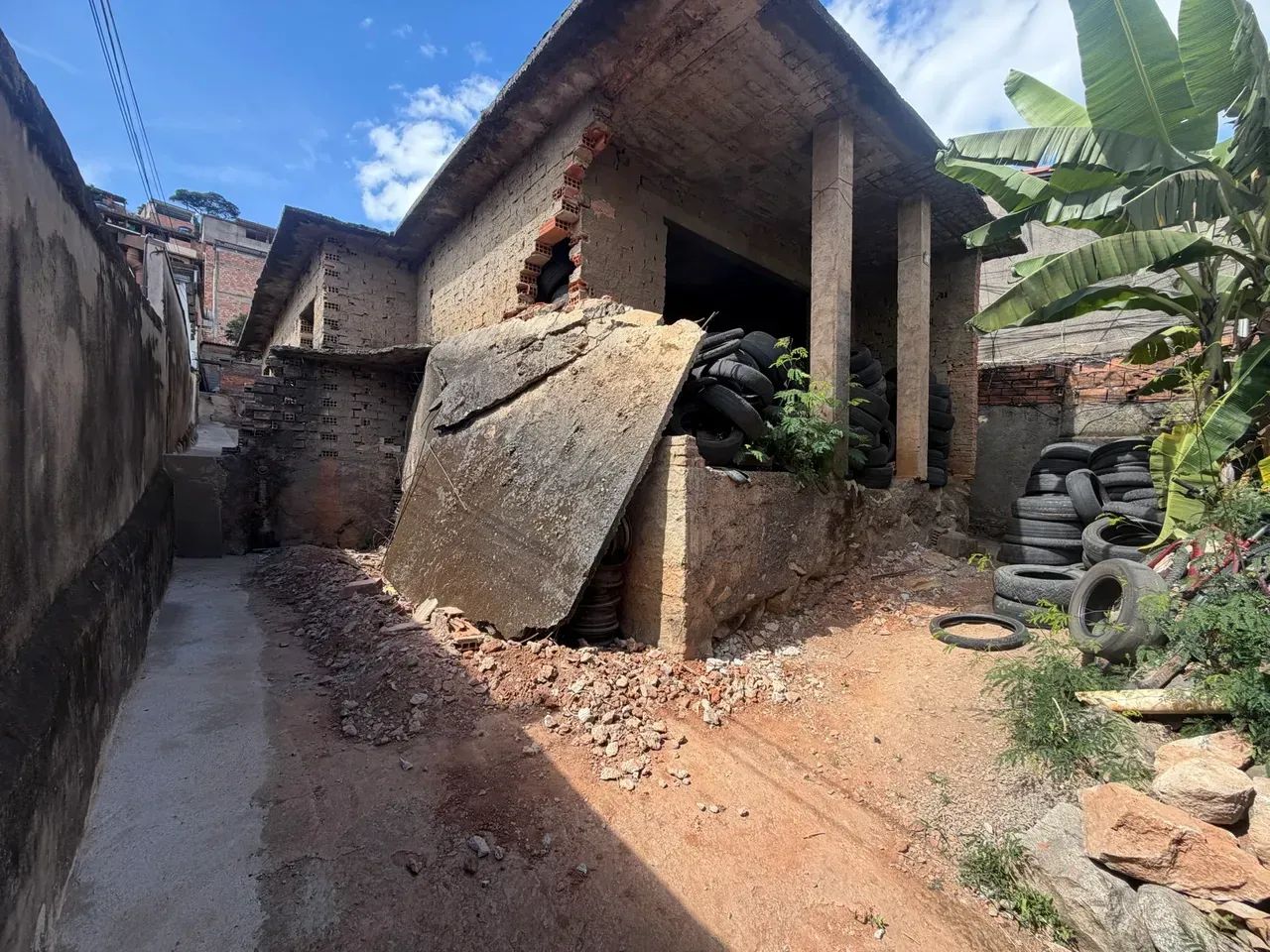 LOTE COM CASAS - Foto 2