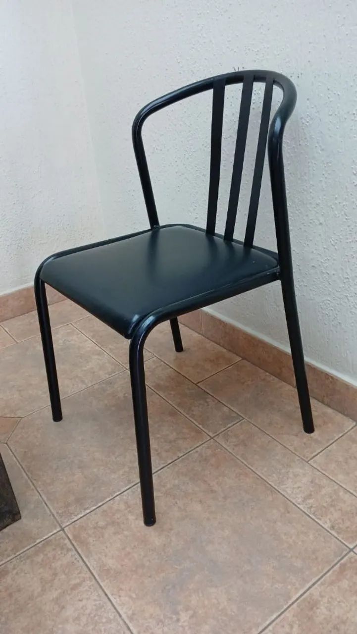 Vende se 6 cadeiras semi nova 