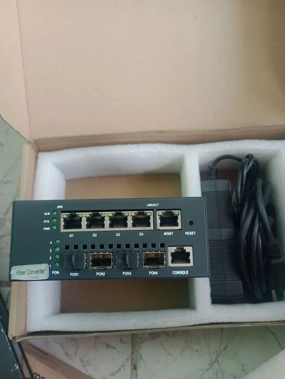 Olt 4pon Epon uma RB e 4 gbic para um provedor de internet. 