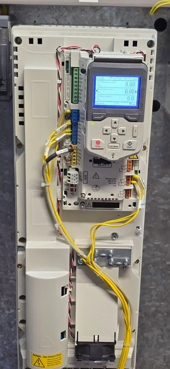 Montagem e parametrização de Inversores e Soft Starter