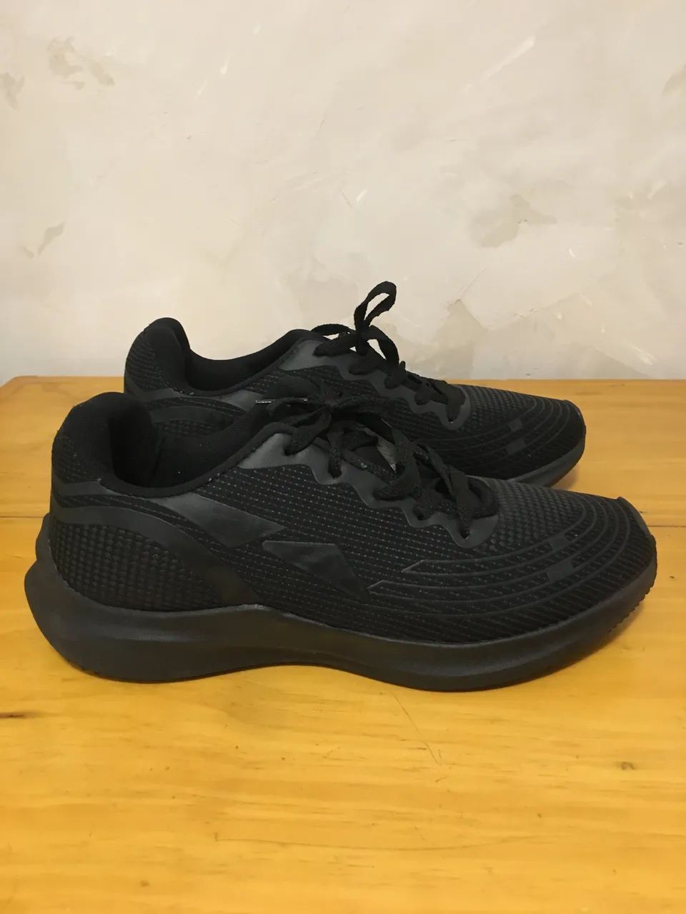 Tênis preto tamanho 39 - Foto 2