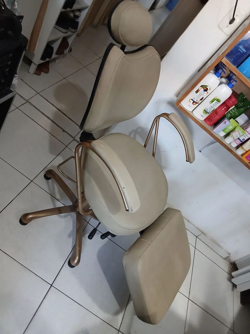 Cadeira design sobrancelha e maquiagem etc... - Foto 5